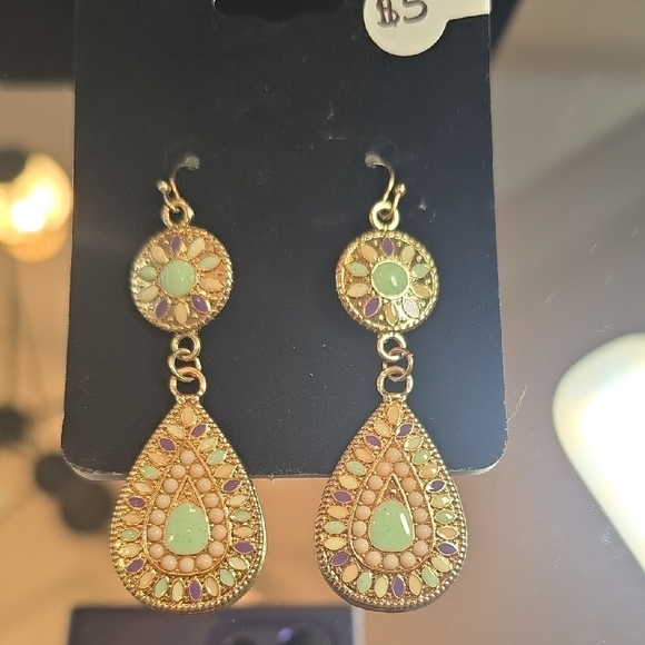 Elegant Gold and Green Teardrop Earrings - Picture 1 of 1